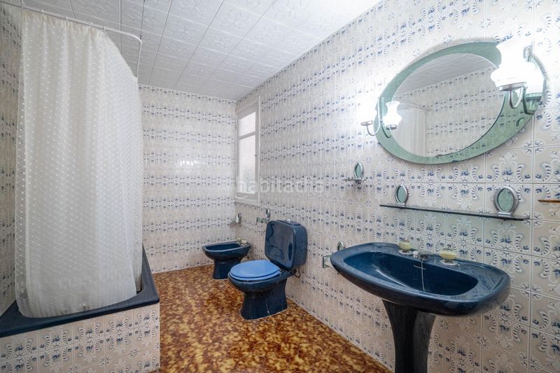 Foto 6d75e358-946c-428b-91f8-5e3a91fd981d. Piso en calle calle lora tamayo 11-13 tres amplios pisos,local comercial , garajes y gran solar, en en centro de orgiva en Órgiva