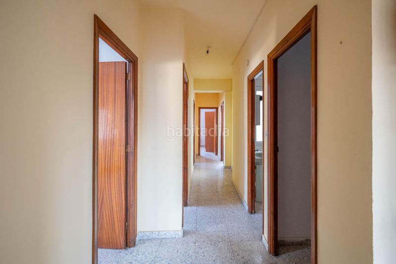 Foto d241865e-975a-4f04-a1d9-37f0d24b1745. Piso en calle calle lora tamayo 11-13 tres amplios pisos,local comercial , garajes y gran solar, en en centro de orgiva en Órgiva