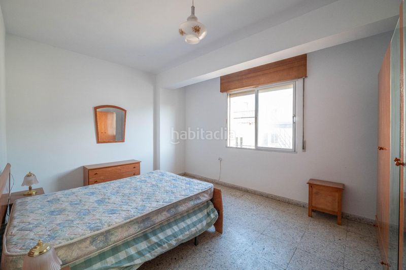 Foto ec3ecedb-03f7-4d6d-a256-45e61a5dff7c. Piso en calle calle lora tamayo 11-13 tres amplios pisos,local comercial , garajes y gran solar, en en centro de orgiva en Órgiva