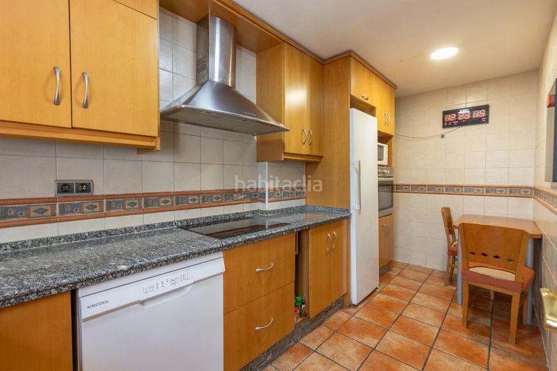 Foto 19f91e63-91be-43f4-a694-27ff2b2d0a6b. Casa adossada amb calefacció aparcament a Maracena