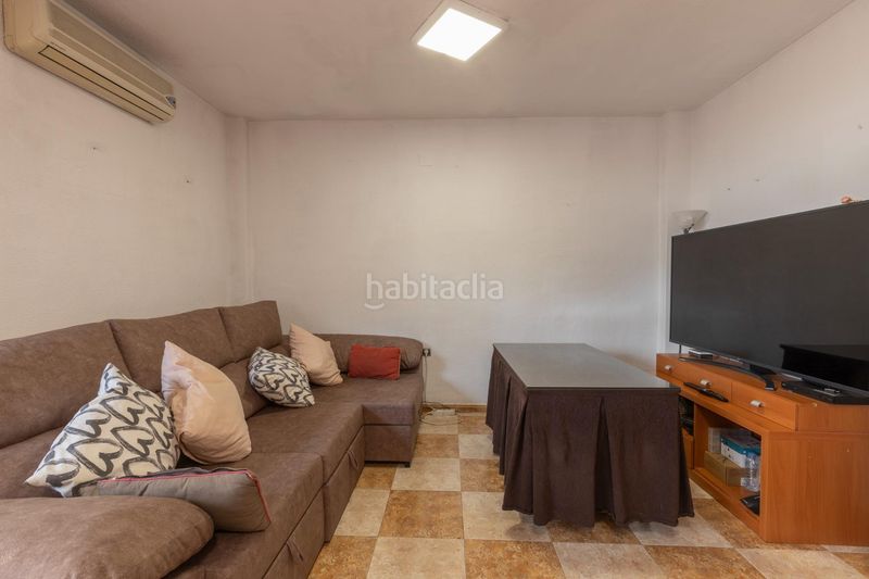 Foto e671950b-6ed3-40a5-bc24-46d283b17d5c. Casa adossada amb calefacció aparcament a Maracena