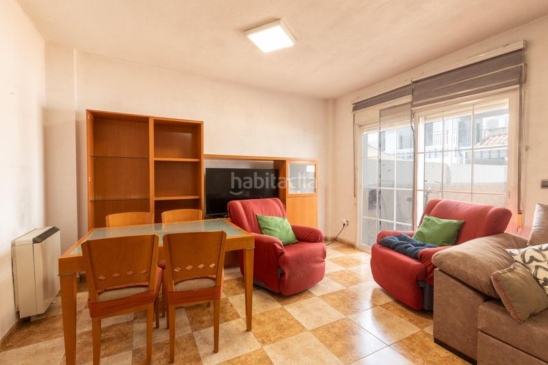 Foto f8e51da0-c095-4e38-be61-5e55a12c3527. Casa adossada amb calefacció aparcament a Maracena