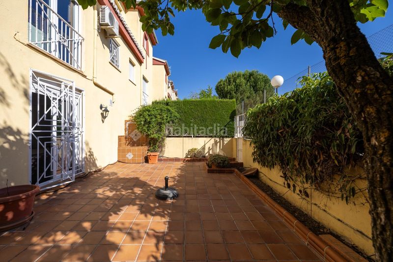 Foto d907ee67-3d3e-47d2-a2a0-d18f2d804d2e. Casa bifamiliare con riscaldamento parcheggio piscina in Ogíjares