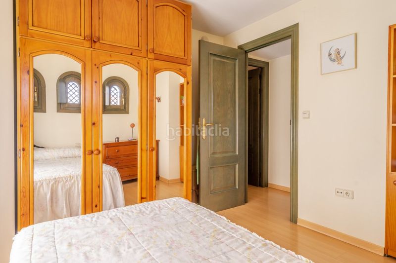 Foto 3efecff7-e96c-4927-af95-e2b936f8cdb0. Chalet  exclusivo en una sola planta en el centro de la zubia 5 dormitorios, piscina y garaje en Zubia (La)