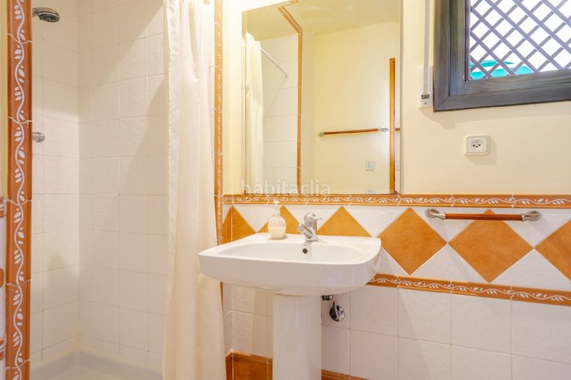 Foto 4fcd3cda-09a1-49d4-aa2c-78707a0f70fd. Chalet  exclusivo en una sola planta en el centro de la zubia 5 dormitorios, piscina y garaje en Zubia (La)
