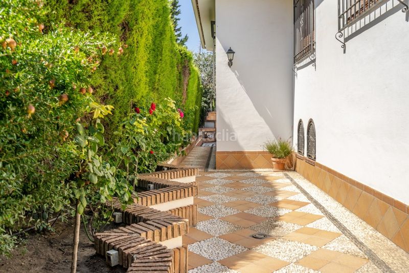 Foto a06f860f-bd1a-4afd-ab91-af2cab8c135d. Chalet  exclusivo en una sola planta en el centro de la zubia 5 dormitorios, piscina y garaje en Zubia (La)