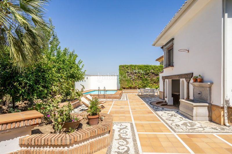 Foto c3f37cab-63cf-4f86-a9c6-50d347a2871c. Chalet  exclusivo en una sola planta en el centro de la zubia 5 dormitorios, piscina y garaje en Zubia (La)