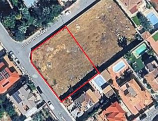 Terreno residencial en Calle de la Media Luna