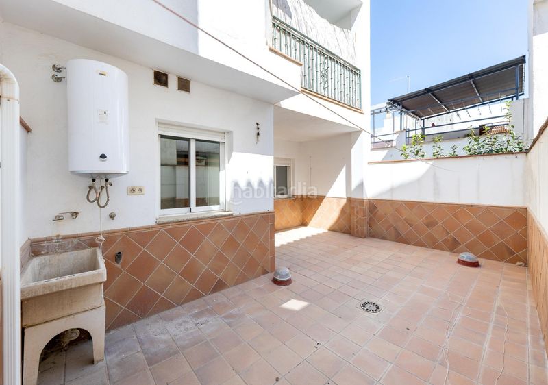 Foto 06c06b9a-e68b-4831-a68b-f43b632cd895. Semi detached house with parking in San Antón Armilla