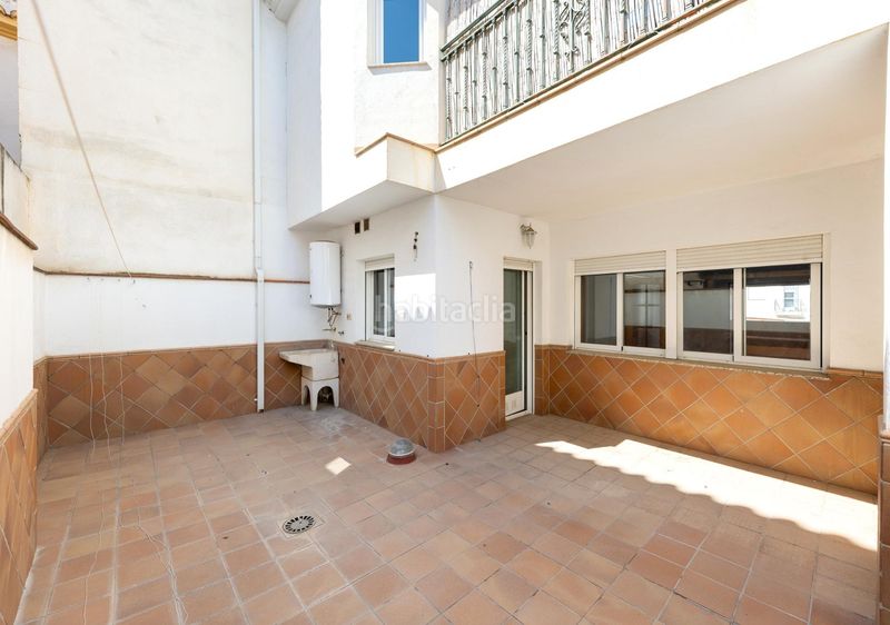 Foto c1493ce4-46eb-42f1-8245-7488af5fa8cf. Semi detached house with parking in San Antón Armilla