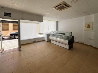 Local Comercial en Calle Torre Quebrada