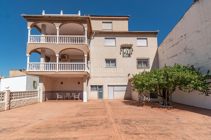 Foto 5ac8bb4d-08a9-4872-8852-ac97d3f24c2d. Edifici a Jun