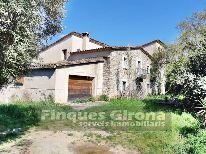 Foto 04baa551-c436-4d55-af54-d89d0c0f6a4e. Xalet amb aparcament a Quart