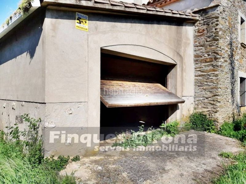 Foto 06273f32-e386-4d0f-ba4a-f2297ce8a763. Xalet amb aparcament a Quart