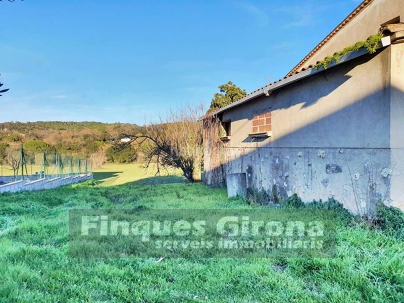 Foto 924d3999-612f-46f2-9f15-241a815e00d9. Xalet amb aparcament a Quart