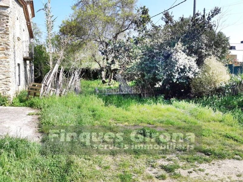 Foto a157e8d0-ce50-4f45-aae5-067590bd5719. Xalet amb aparcament a Quart