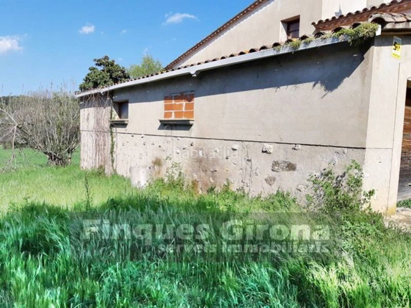 Foto fa6307de-6bb7-4f87-b221-f7e236d4d330. Xalet amb aparcament a Quart