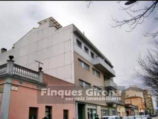 Aparcament cotxe a Major 139. Parking en venta en salt