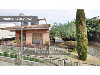Haus  Calle martí bruguera. Casa independiente en venta en bordils ocupada