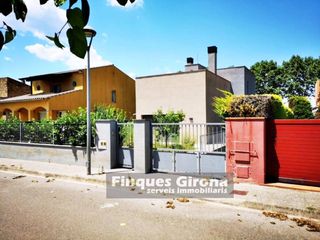 Casa a Calle garbí 15. Casa unifamiliar en venta en la pera