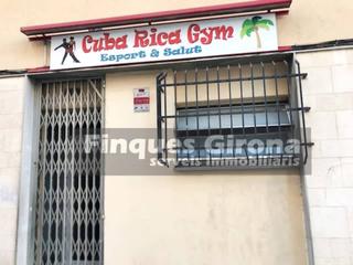 Local Comercial a Montnegre 18. Local comercial en venta en santa eugenia, girona