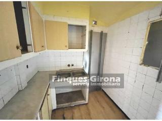 Pis  Greco. Piso en venta para reformar en salt