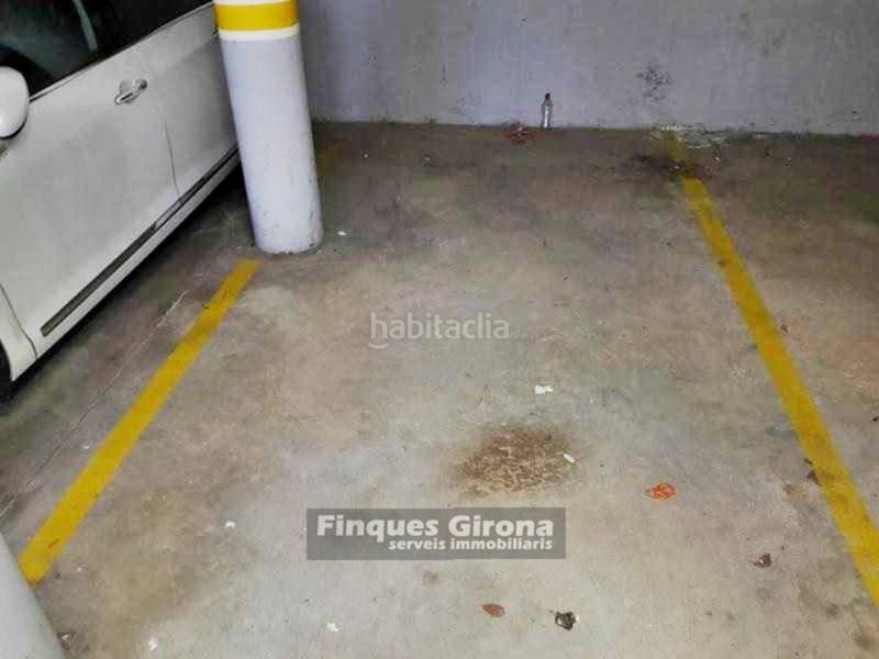 Foto 5bd124a5-7181-4a4f-831c-99f1a88ae797. Aparcament cotxe a Jonquera (La)