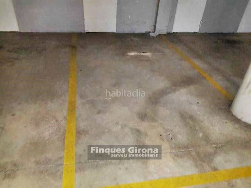 Foto bc7a617c-5e09-4e1e-ab5a-66698d996f95. Aparcament cotxe a Jonquera (La)