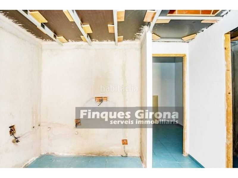 Foto 7cf4c31b-e78f-4e75-8695-8b4bc26f1d07. Pis a Montjuïc Girona