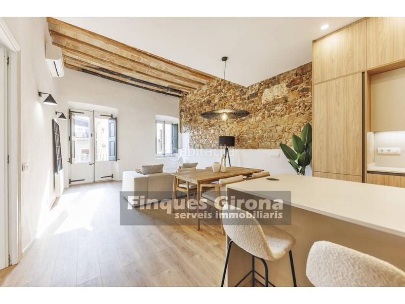 Foto c500f6fd-d1a9-4970-b36c-505973c25776. Appartamento con riscaldamento in Centre-Barri Vell Girona