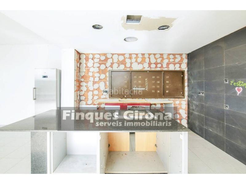 Foto ddd238c9-528d-4c72-8c75-12715c1bdc27. Chalet casa aislada en venta en mas llunes en Bescanó