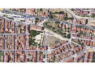 Terreny residencial a Ronda països catalans 23. Terreno grande para construir en el centro de torroella de montg