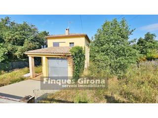Casa  Garrotxa. Magnifica casa en venta en bescanó