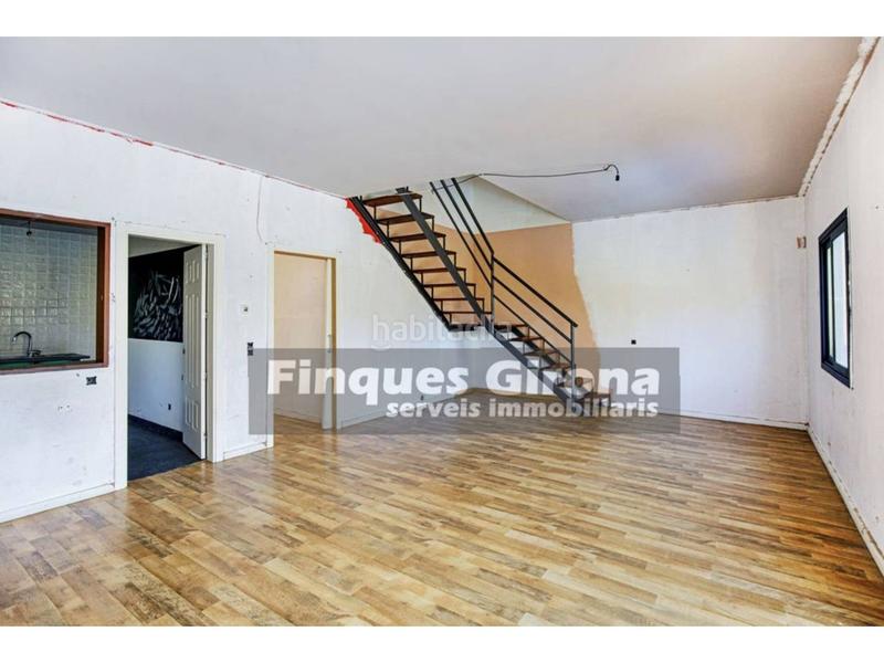 Foto 09fd4fb6-bd24-4c91-a0c4-f16c526cfc9e. Casa magnifica casa en venta zona mas llunes en Bescanó