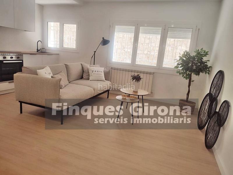 Foto 0aed8132-6f9b-42f4-b597-5b96d18a3b5f. Piso  totalmente reformado en el barrio viejo en Girona