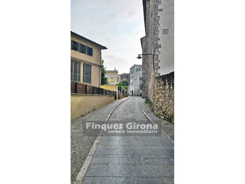 Foto 3108de6f-2956-43cf-a55c-3630fae6e1dd. Piso  totalmente reformado en el barrio viejo en Girona