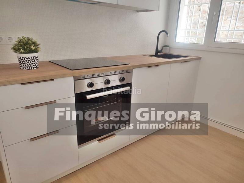 Foto a741929d-4167-4248-8334-ac4d79630dd6. Piso  totalmente reformado en el barrio viejo en Girona