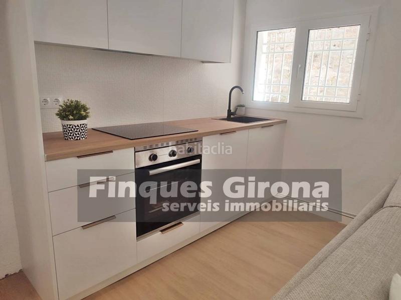 Foto aa2a2bf3-c122-4a4a-bdff-9fd6bc1eea45. Piso  totalmente reformado en el barrio viejo en Girona