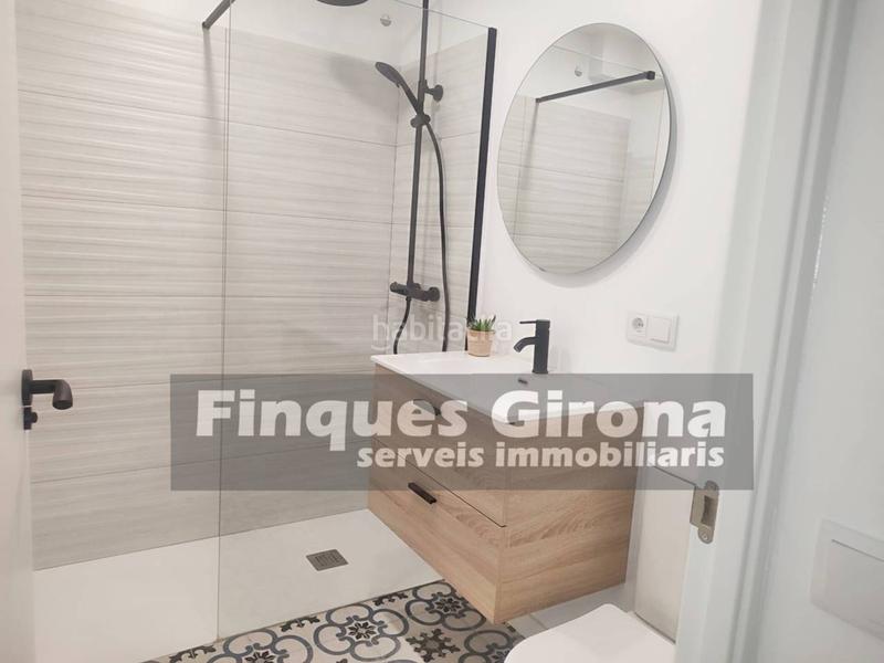 Foto f9982a05-8d5c-40b9-a9c7-6a334a2f1287. Piso  totalmente reformado en el barrio viejo en Girona