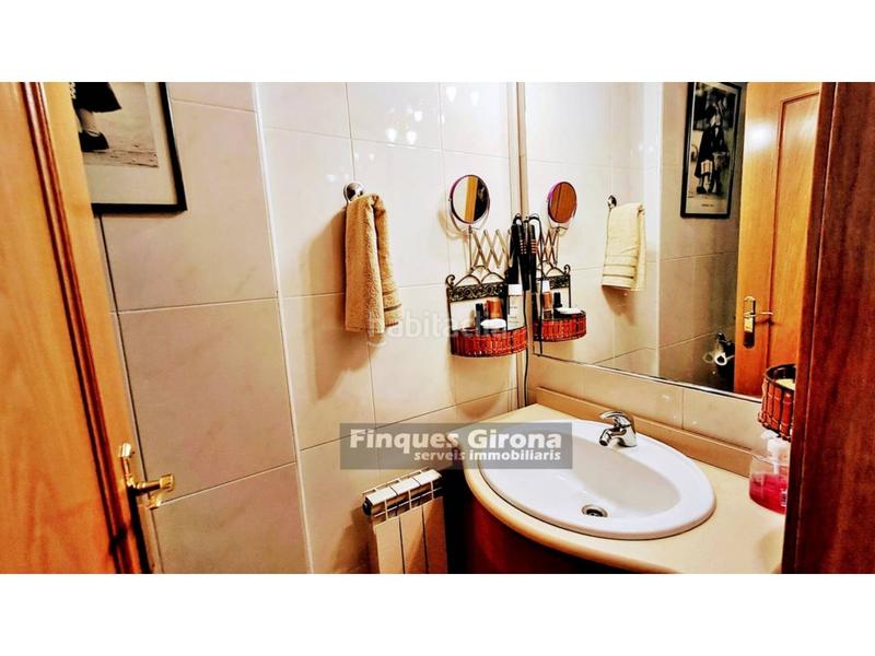 Foto bee55f85-c0a4-4a93-9821-993b30c8a0d4. Casa adosada  en el pueblo en Bescanó