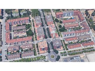 Geschäftsraum  Francesc macià. Local gran y esquinero en venta en la mañana de salt