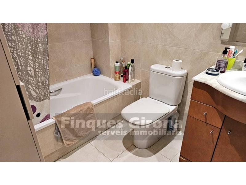 Foto f568b59d-bdc6-4041-ad13-698189cb8835. Piso  esquinero en venta zona massana, 3 dorm. en Salt