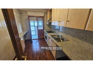 Appartement  Campcardós. Piso de 4 dormitorios en girona, zona cangibert