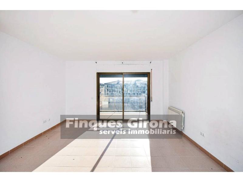 Foto 96aaa1a5-20d1-45c1-8d63-1b521024eda8. Appartamento con riscaldamento parcheggio piscina in Girona