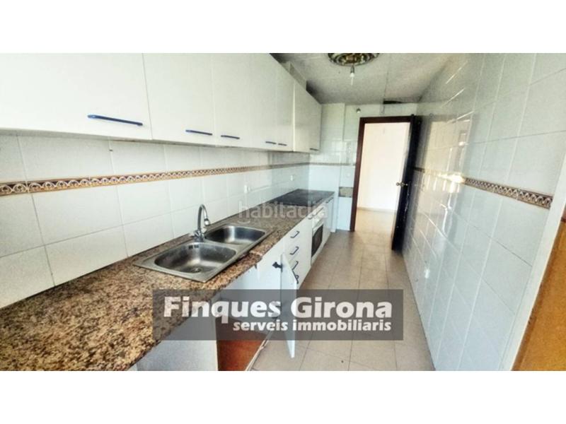 Foto 0ee15a82-41b0-4042-ba94-297037d5879e. Flat with parking pool in Palau Girona