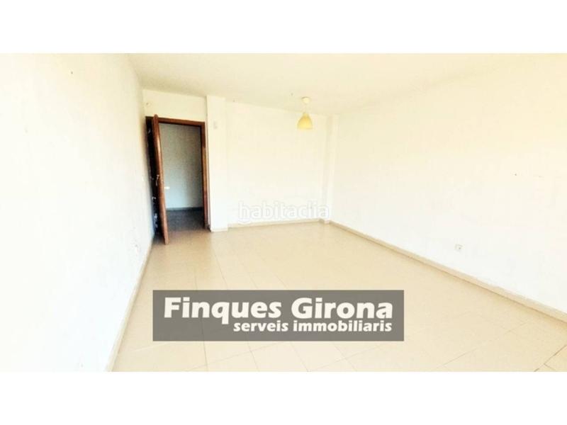 Foto b1d8f0af-3aa3-48cd-b4f4-638f306c8b1d. Flat with parking pool in Palau Girona