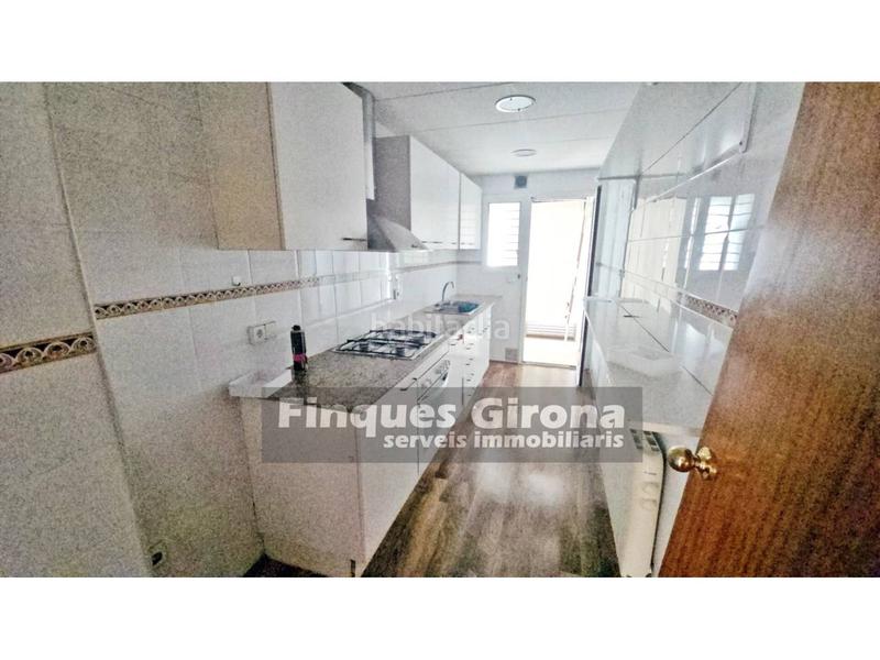 Foto c6ece68a-bcb3-4aaa-9db3-47649923c0c1. Pis amb calefacció aparcament piscina a Palau Girona