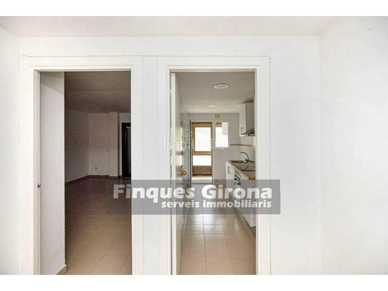 Foto 0008f8a9-a6e4-4859-8481-cf11b8977390. Pis amb aparcament piscina a Palau Girona