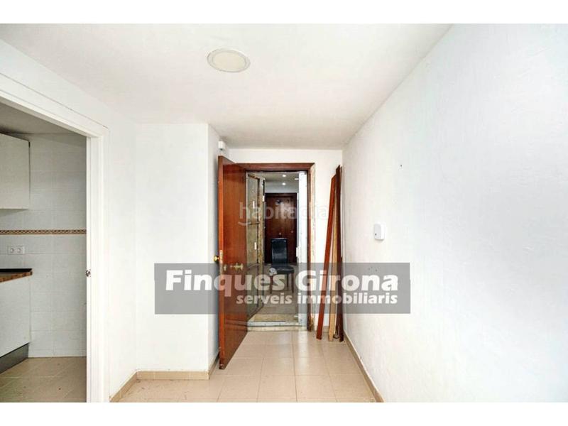 Foto 679d3c40-271e-43a3-b684-73977422d3b1. Pis amb aparcament piscina a Palau Girona