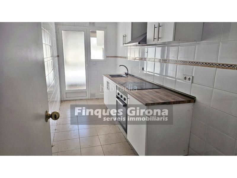 Foto 9beee071-e19d-4f34-9ceb-c04e5fd44b2a. Pis amb aparcament piscina a Palau Girona